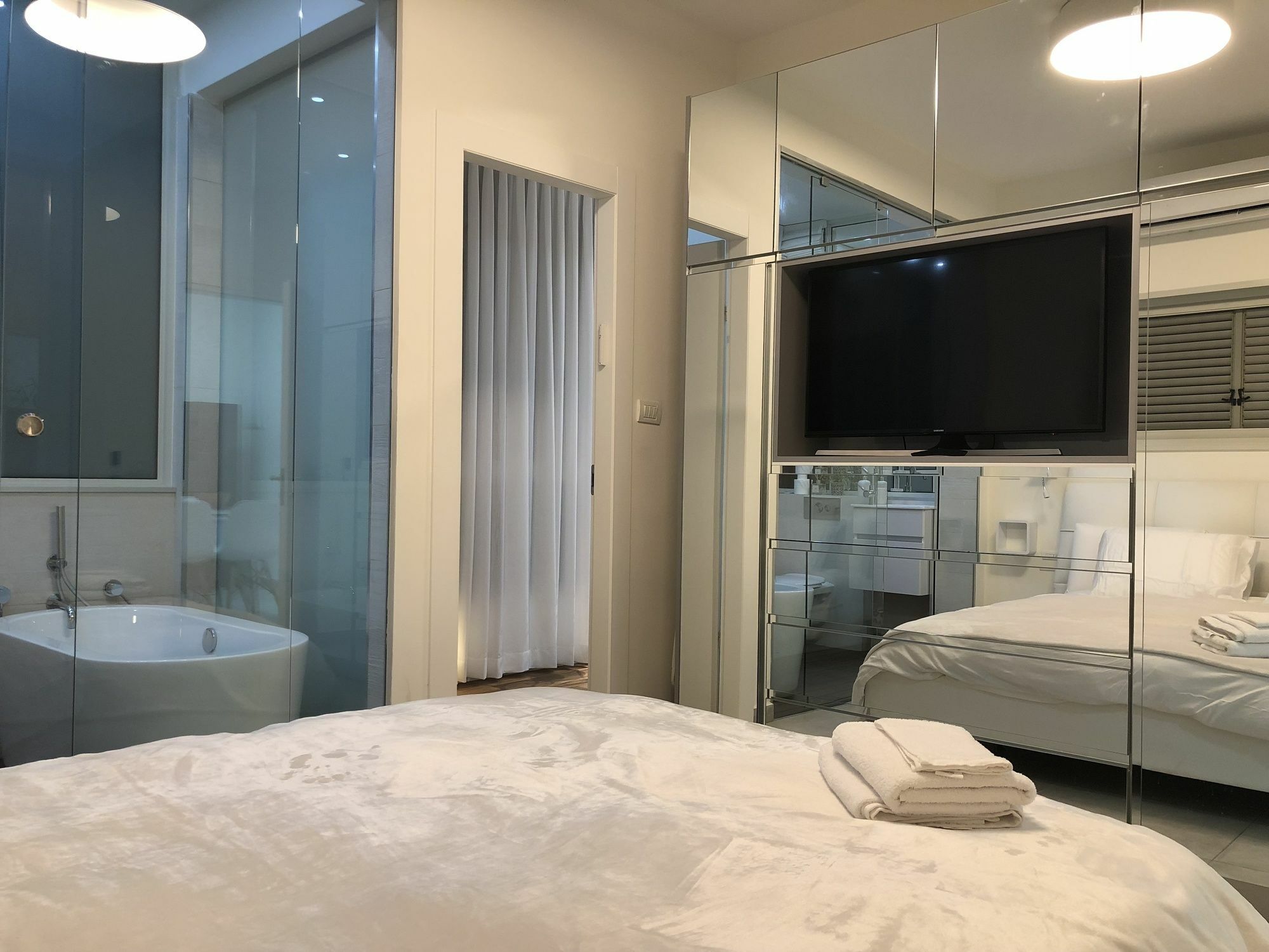 Arianked Palace With Private Parking 特拉维夫 外观 照片
