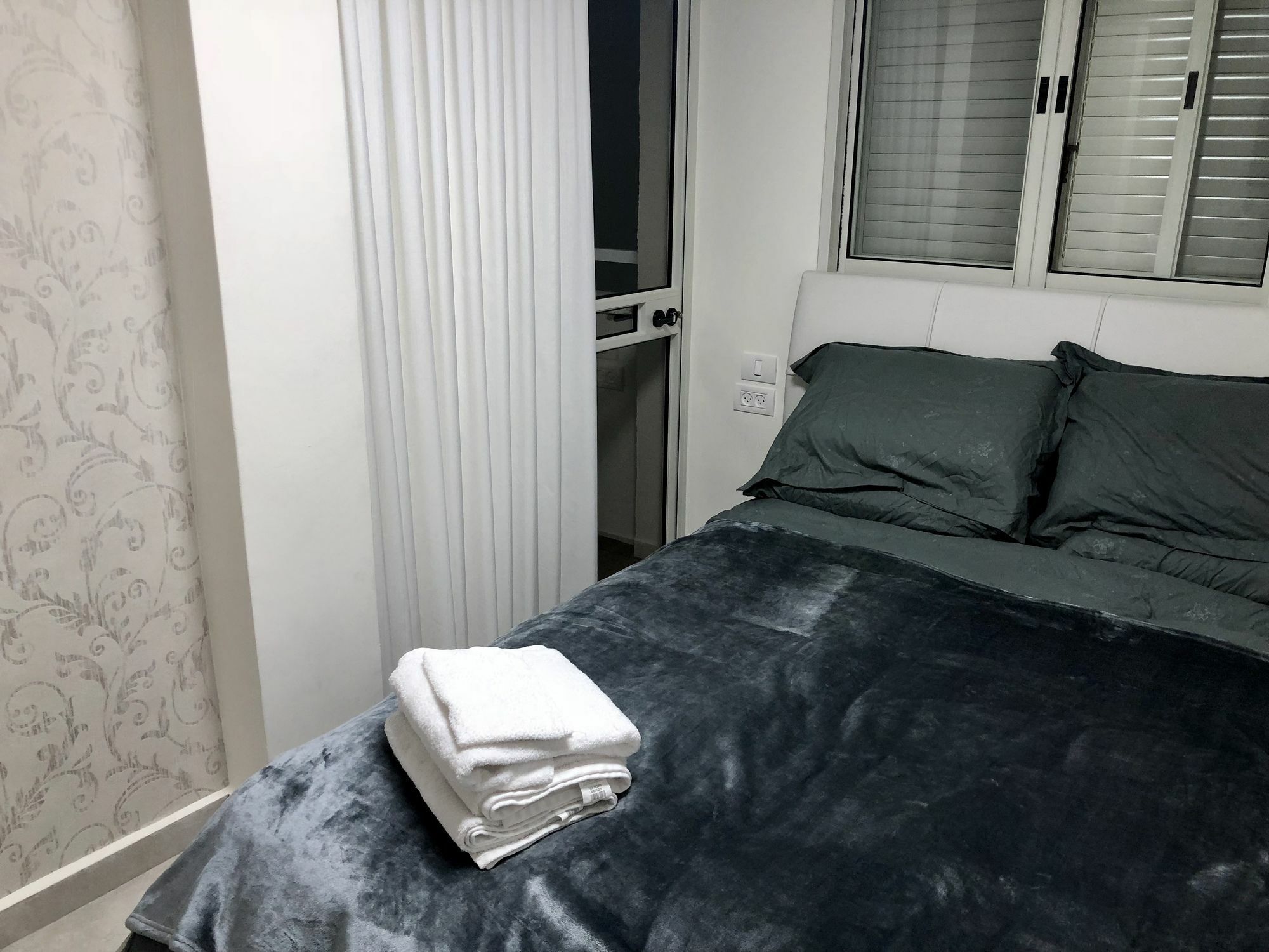 Arianked Palace With Private Parking 特拉维夫 外观 照片